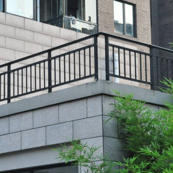 Classic Aluminum Balcony Guardrail Easy-to-Install - Image 2