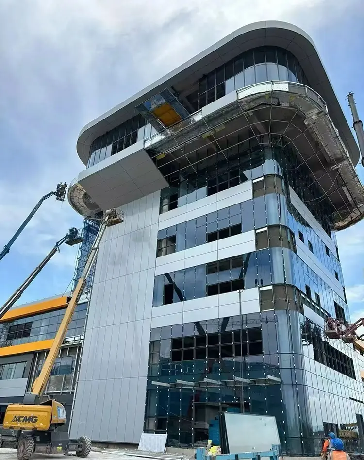 Home Likton aluminum curtain wall panel installation project with large facade panels