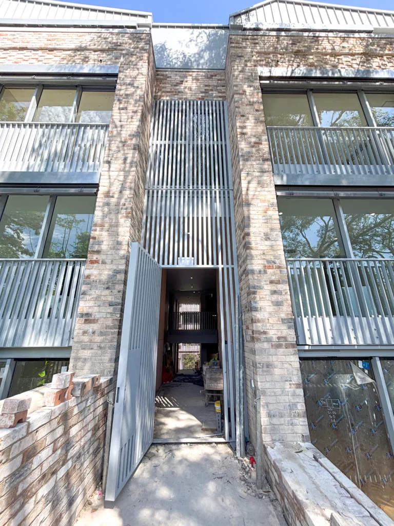 Brick Townhouse Aluminum Slat Screens