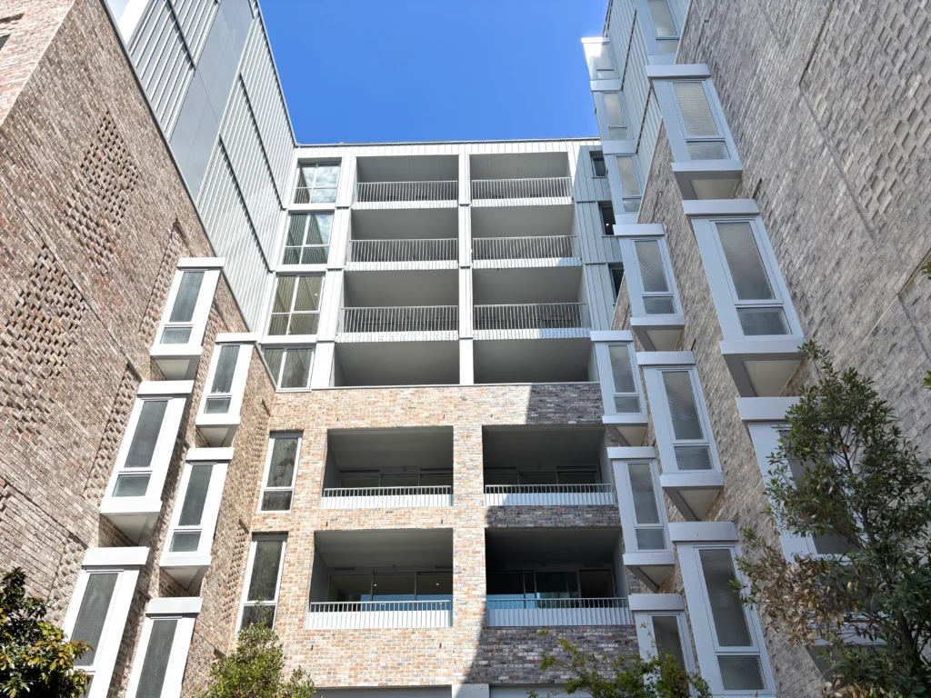 Brick Townhouse Aluminum Slat Screens - 6