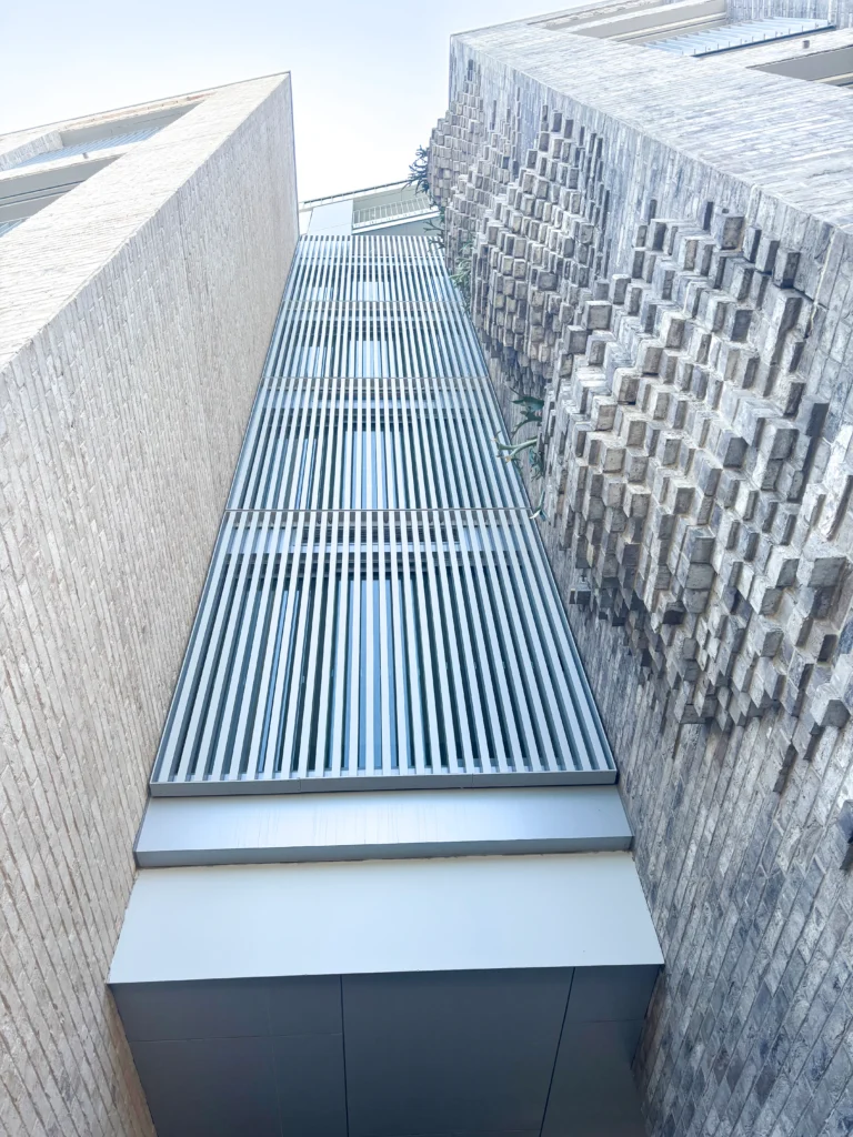 Brick Townhouse Aluminum Slat Screens - 2