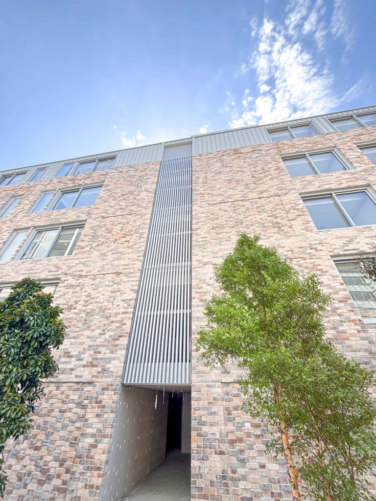 Brick Townhouse Aluminum Slat Screens - 4