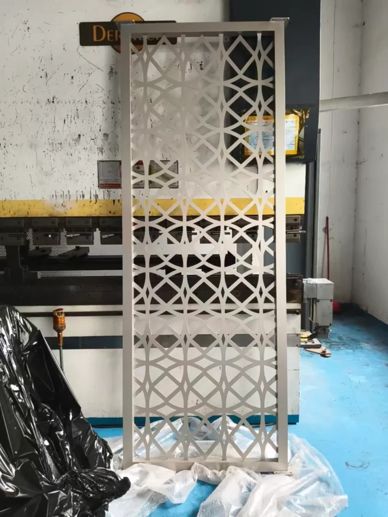 Laser-Cut Sliding Screens for Apartment Corridor - 7
