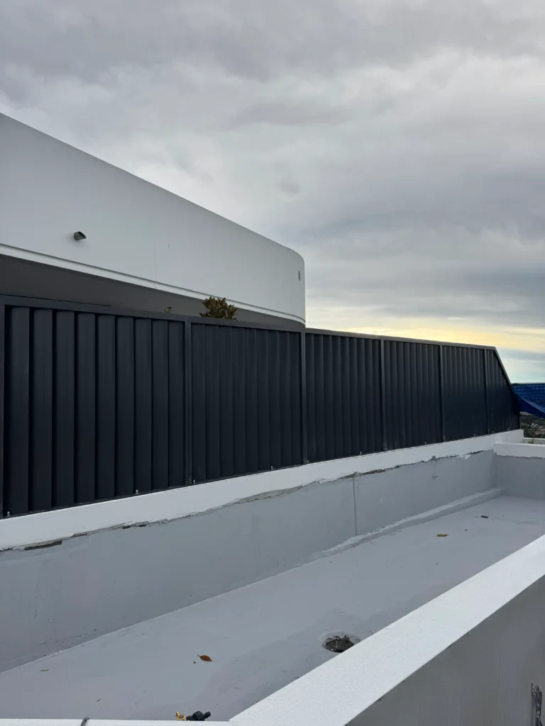 Curved Aluminum Pergola for Rooftop Terrace - 8