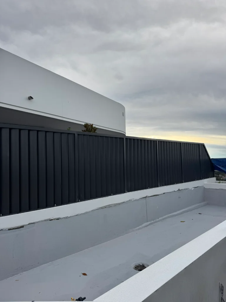 Curved Aluminum Pergola for Rooftop Terrace - 5