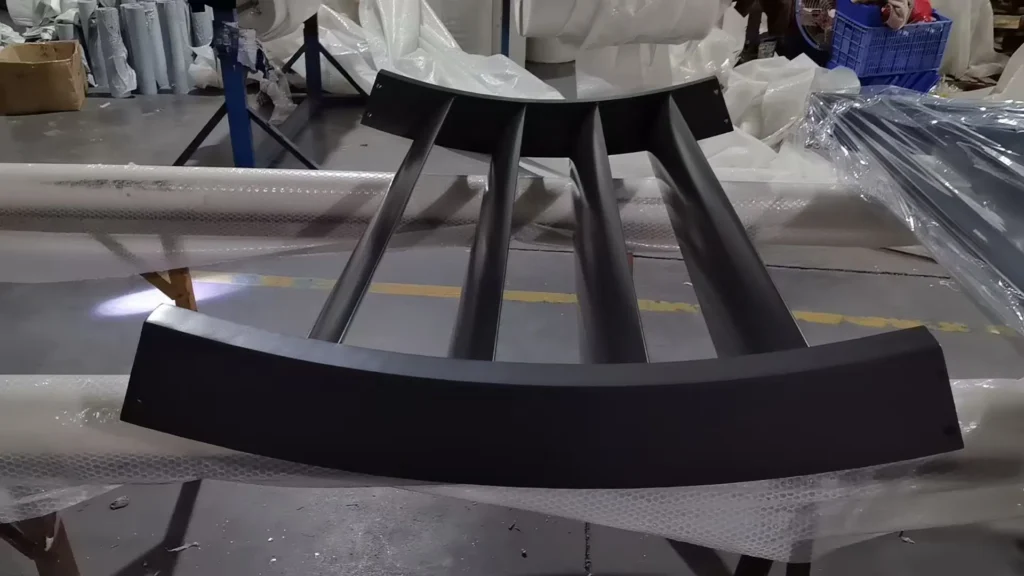 Curved Aluminum Pergola for Rooftop Terrace - 13