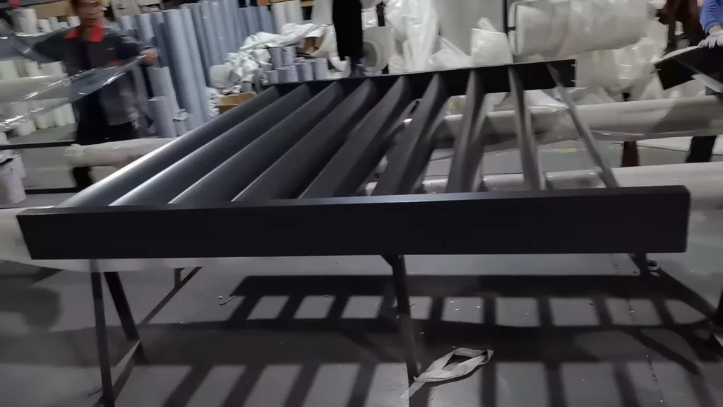 Curved Aluminum Pergola for Rooftop Terrace - 12