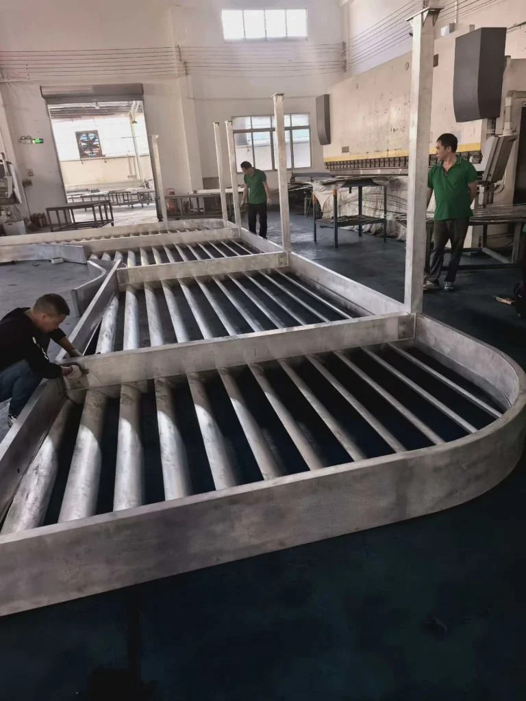 Curved Aluminum Pergola for Rooftop Terrace - 3