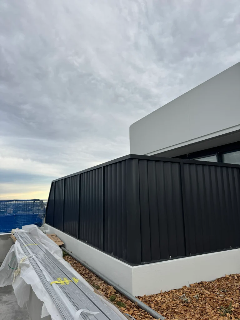 Curved Aluminum Pergola for Rooftop Terrace - 11