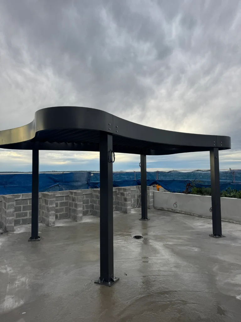 Curved Aluminum Pergola for Rooftop Terrace - 2